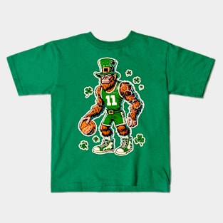 St Patrick's Day Retro Big Foot Irish Leprechaun Sasquatch Squatch Kids T-Shirt